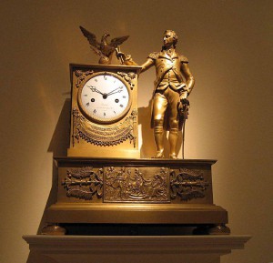 zegar stojący antyk posążek